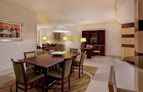 Trade Center Hotel | Shangri-La Dubai