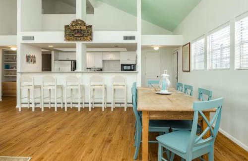 Pirates Beach House | Shangri La La