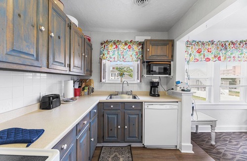 Ocean City Condo | Shannon B - upstairs