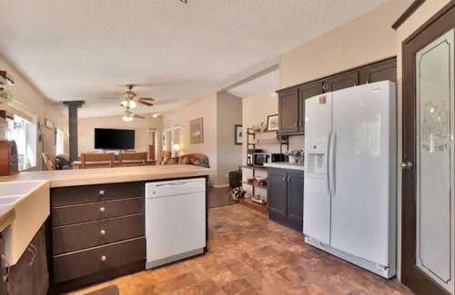 Williamson House | Shanti Ranchette - Bring the Horses and the Family!