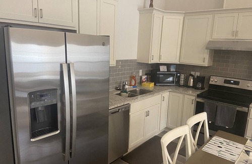 Tavares Condo | Shantiniketan B 10/2110/50 minutes to the Disney 2 mile to down town Tavares.