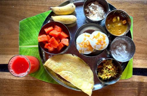 Andhakaranazhy Resort | Shantitheeram Ayurveda Lakeside Heritage Resort