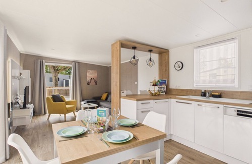 Saint-Gilles-Croix-de-Vie Ski Chalet | Shared heated swimming pool, 2 adults 2 children