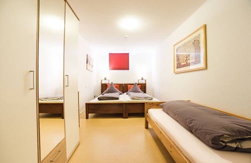 Bronnzell Apartment | Shared room for 3 guests with 35m² in Fulda (38601)