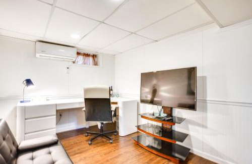 Englewood Apartment | Shared Yard, 4 Mi to NYC Englewood Apartment!