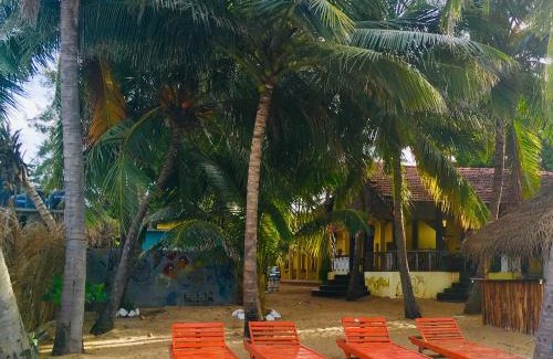 Pottuvil Division 2 Resort | Shashini Beach Resort