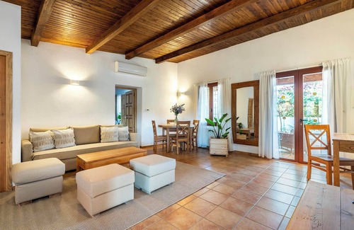 Sant Rafael de Sa Creu Villa | Shavasana - Bohemian Villa for Large Groups