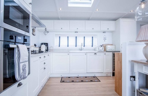 Wiseman's Bridge House | Shearwater 30 - 2 Bedroom Lodge - Summerhill