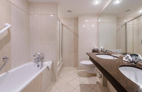 Ballinasloe Hotel | Shearwater Hotel & Spa