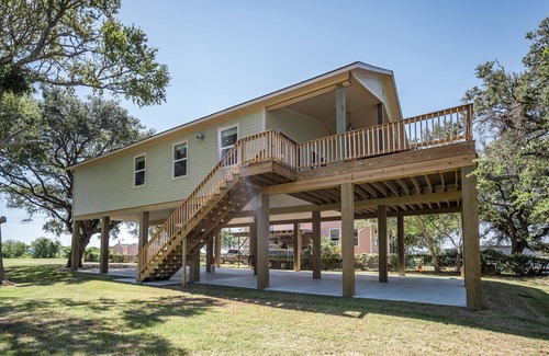 Cedar Lane House | Sheets’ Creek: Brand new construction on Caney Creek