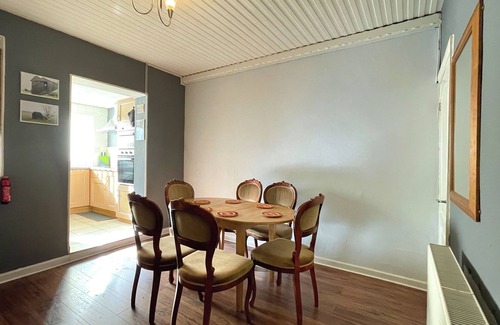 Sheffield House | Sheffield's 3BR Retreat
