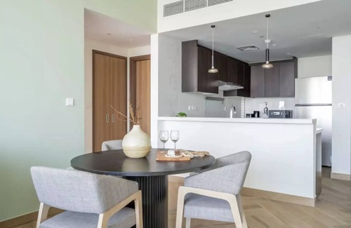 Bur Dubai Apartment | Sheikh Zayed Road, 1 Bedroom Apartment World Trade Center, Max Metro Station.
