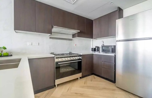 Bur Dubai Apartment | Sheikh Zayed Road, 1 Bedroom Apartment World Trade Center, Max Metro Station.