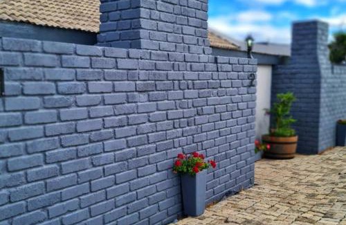 Molemole Apartment | Sheilas Self-Catering Overnight Accommodation