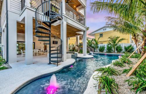 Siesta Key Village House | Shell-Abrate Good Times