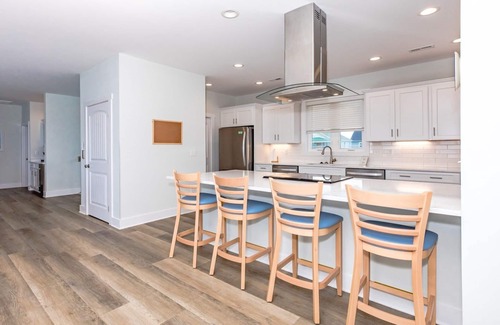 Surf City House | Shellebration - Luxurious 8 BR, 8 BA Oceanfront Home - Pool & Elevator!