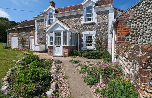 East Runton House | Shepherd Cottage - Three Bedroom House, Sleeps 6