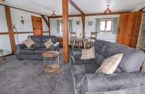 Kingswood Cottage | SHEPHERD'S VIEW, character holiday cottage in Minsterley