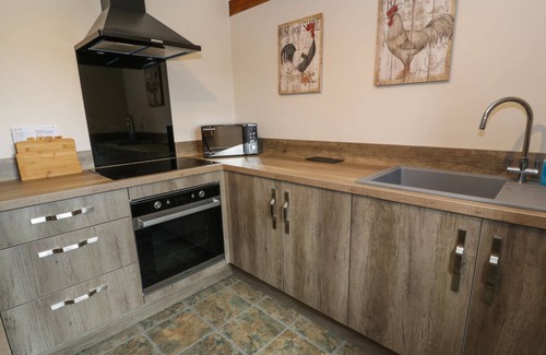 Kingswood Cottage | SHEPHERD'S VIEW, character holiday cottage in Minsterley