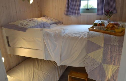 Bedfield House | Shepherds Hut 4