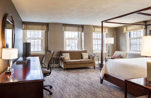 Neighborhood Nine Hotel | Sheraton Commander Hotel