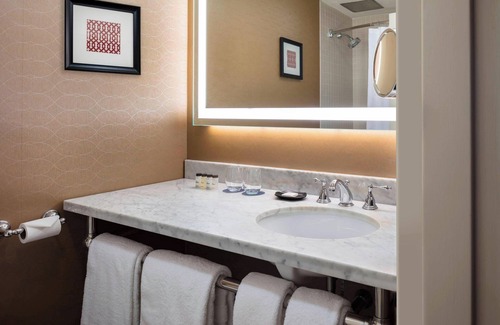 Neighborhood Nine Hotel | Sheraton Commander Hotel