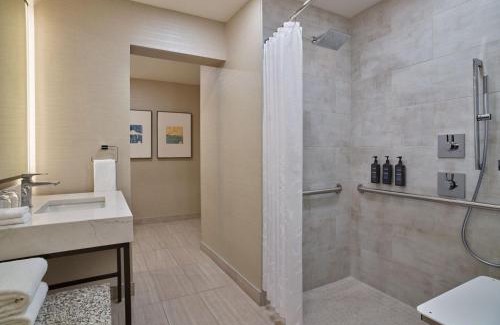 Crown Center District Hotel | Sheraton Kansas City Hotel at Crown Center