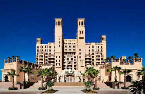 Beach & Coast Resort | Sheraton Sharjah Beach Resort and Spa