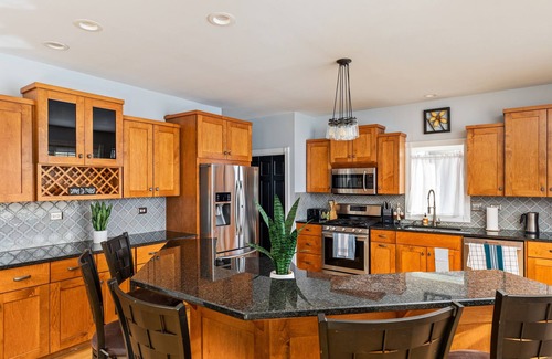 Michigan City House | Sheridan 4-Home Combo | 4 Hot Tubs + 18BR by Beach