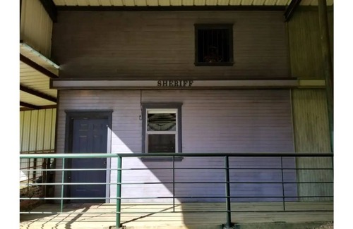 Pennington Apartment | "Sheriff's Office" at Oak Arbor
