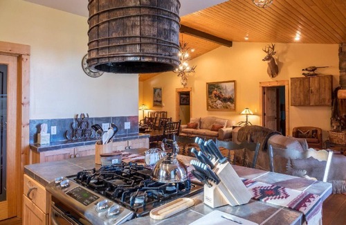 Livingston Cabin | Shields Riverbend Ranch - North of Livingston on the Shields River with views