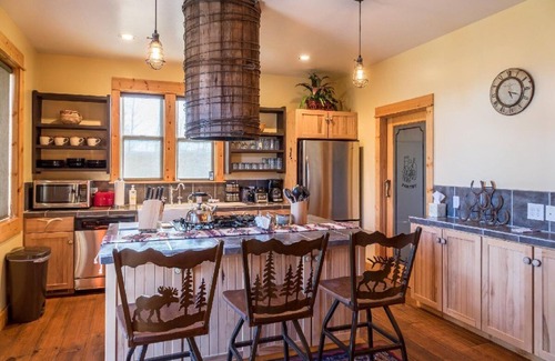 Livingston Cabin | Shields Riverbend Ranch - North of Livingston on the Shields River with views