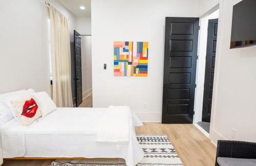 Tulane - Gravier House | Shimmering New NOLA Home TVs in Bedrooms & Parking
