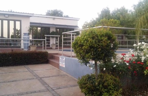 Rustenburg Cabin | Shinkelele Accommodation