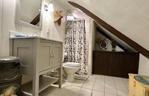 East Orleans Bed & Breakfast | Ship's Knees Inn