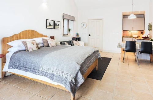 Porlock Apartment | Ships Mews Apartments - Adults Only