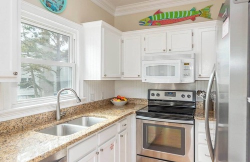Oceanmarsh Subdivision House | Shipwatch Beach House - Ocean Views! Shared Pool!