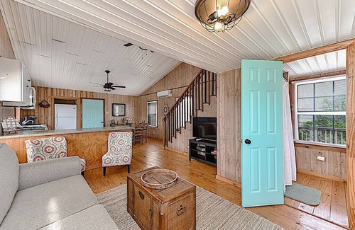 Sealevel House | Shipwrecked Shack Waterfront House Boat on Land