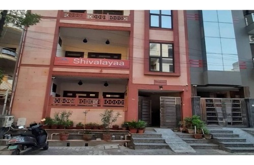 Agra Apartment | Shivalayaa - Deluxe Double Room With Balcony
