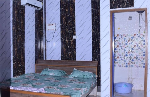 Misrikh House | Shivdham Guest House