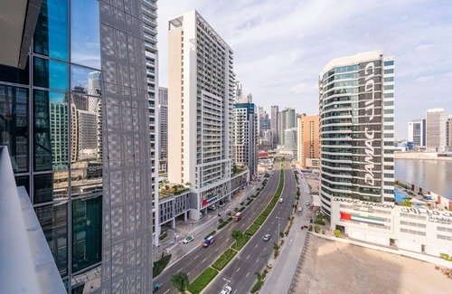 Business Bay Apartment | Shopping in Downtown Dubai