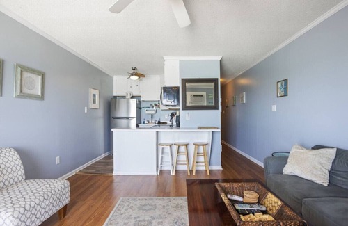 Sneads Ferry Condo | Shore Beats Work - Oceanfront New Balcony 3rd Flr