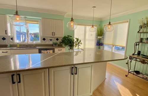 Norfolk Condo | Shore Beats Work . Direct Beachfront!