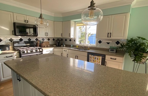 Norfolk Condo | Shore Beats Work . Direct Beachfront!