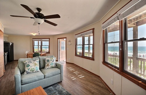 Buxton Cottage | Shore Break Cottage- Steps to Beach- Incredible Views- Community Pool