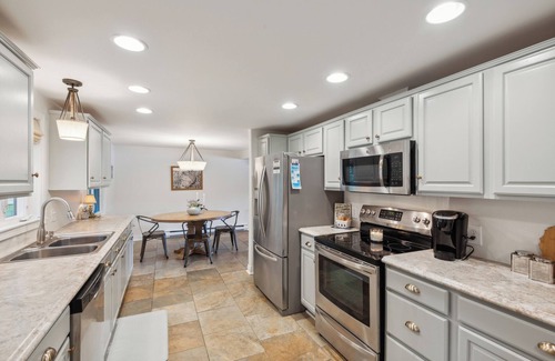 Grand Junction House | Shore Haven :Apple Picking, Hiking, and Lakeside Fires This Fall!