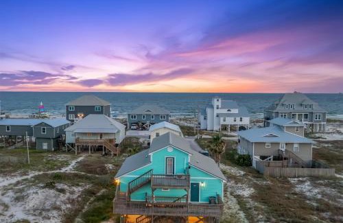 Fort Morgan House | Shore Reflections - Seaside Haven - Just Steps to the Shore, 2 King & Games