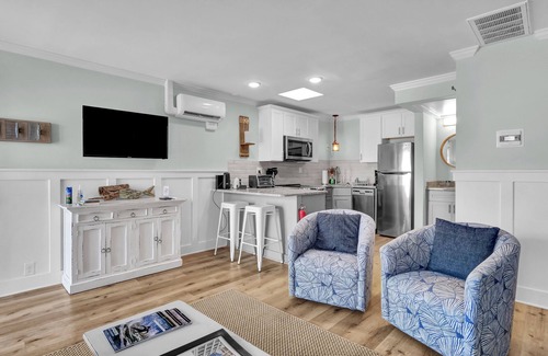 Wrightsville Beach Condo | Shorebreak 203 - Updated 1 bedroom condo in the heart of Wrightsville Beach