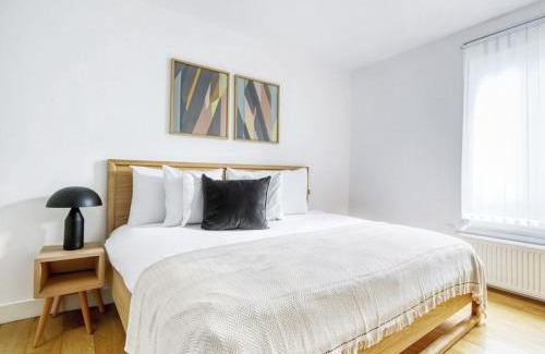 Spitalfields Apartment | Shoreditch 3BR Gem