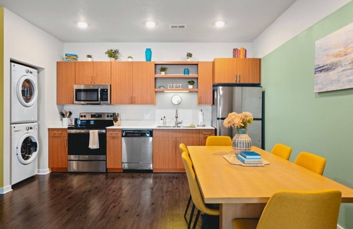Traverse City Condo | Shoreline: 2BR Condo Near Downtown The Bay and Wineries